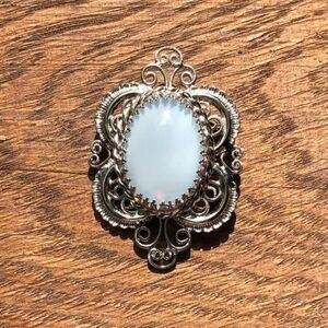 Gorgeous Vintage Brooch
